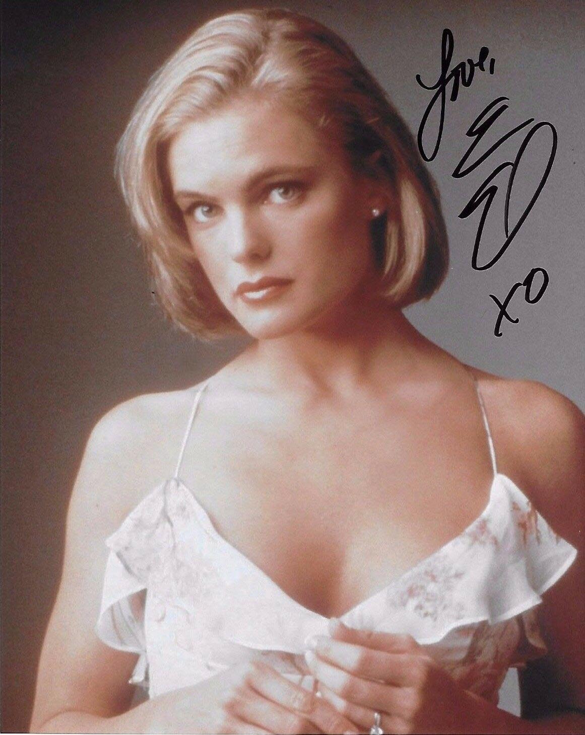 Erika Eleniak