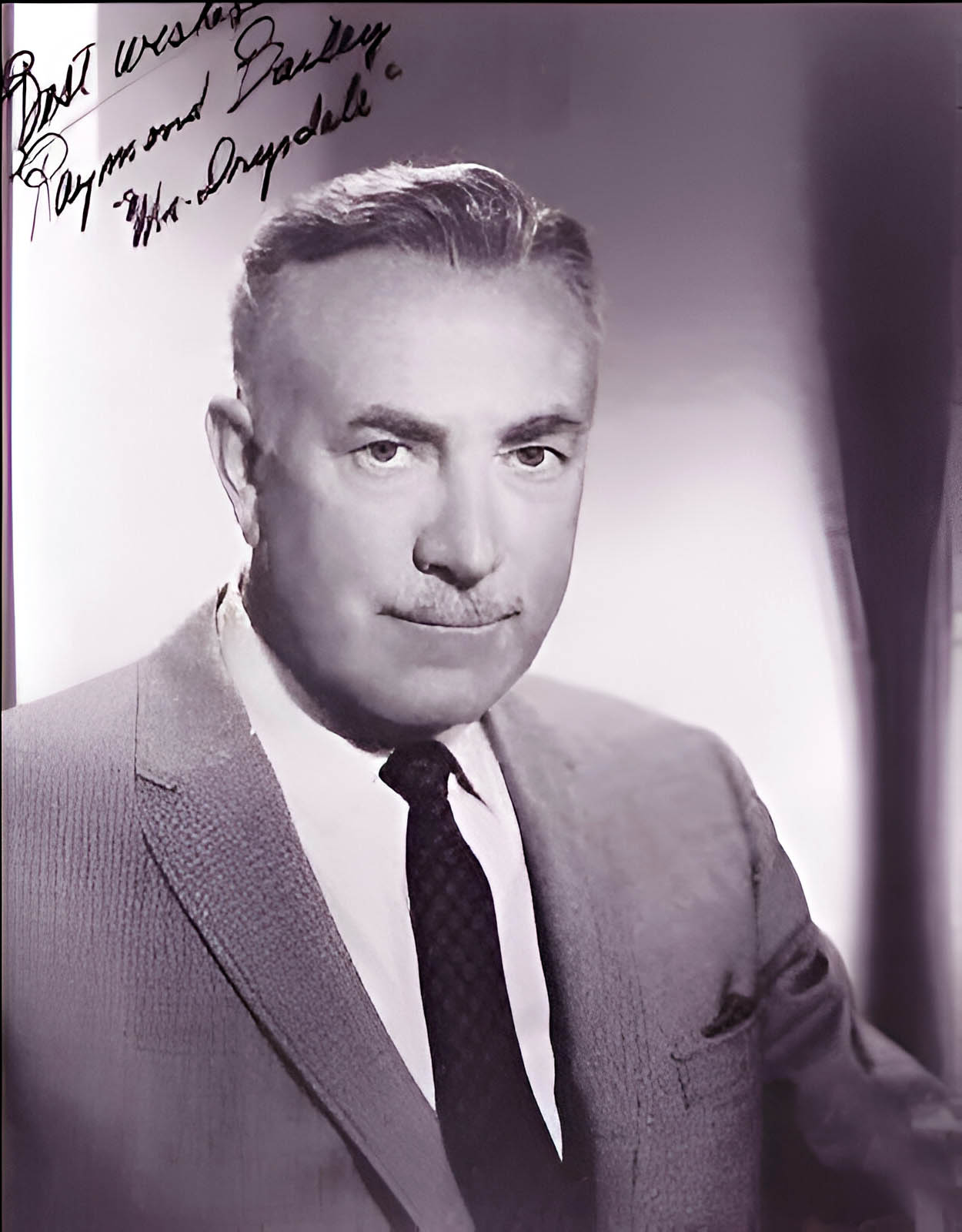 Raymond Bailey